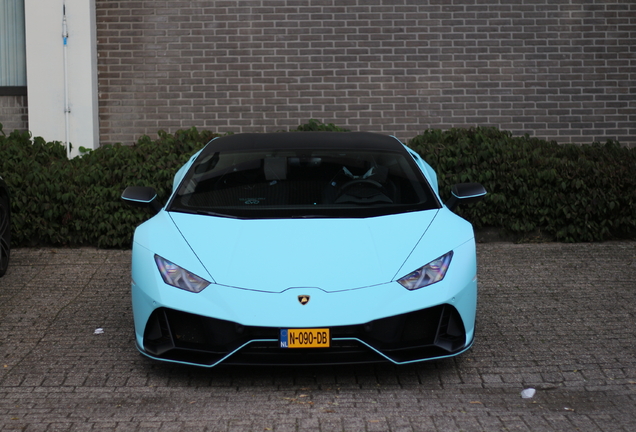 Lamborghini Huracán LP640-4 EVO