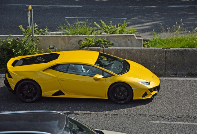 Lamborghini Huracán LP640-4 EVO