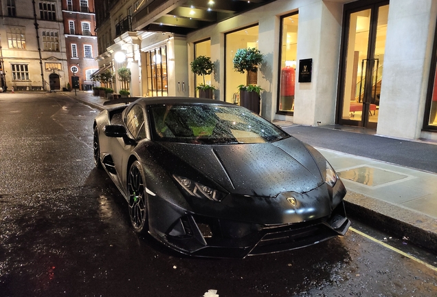 Lamborghini Huracán LP640-4 EVO Spyder