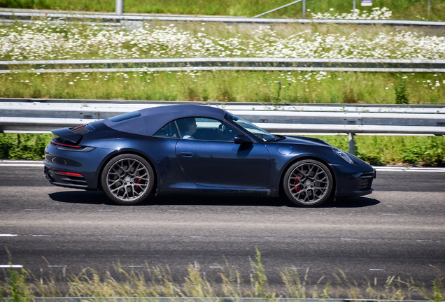 Porsche 992 Carrera 4S Cabriolet