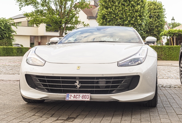 Ferrari GTC4Lusso T