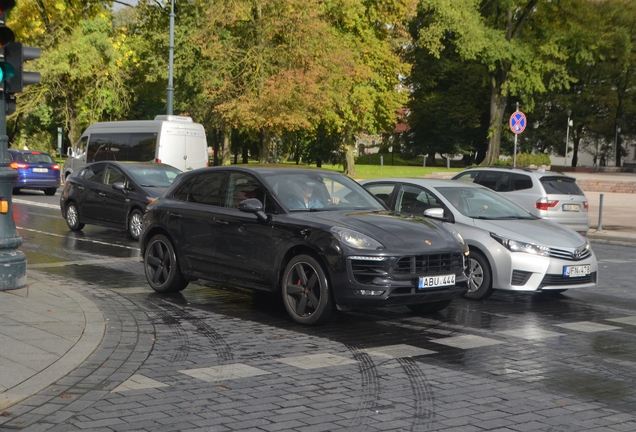 Porsche 95B Macan GTS