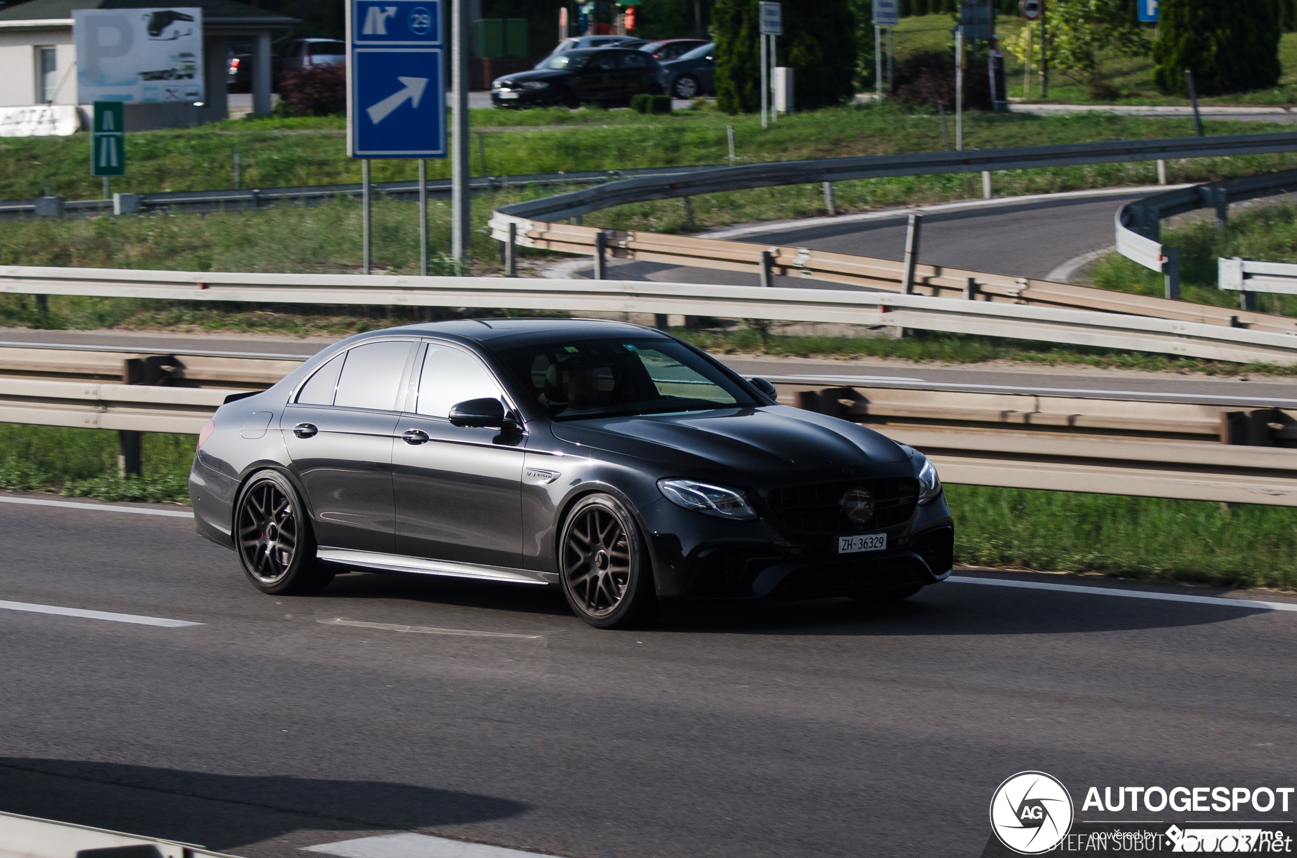 Mercedes-AMG E 63 S W213