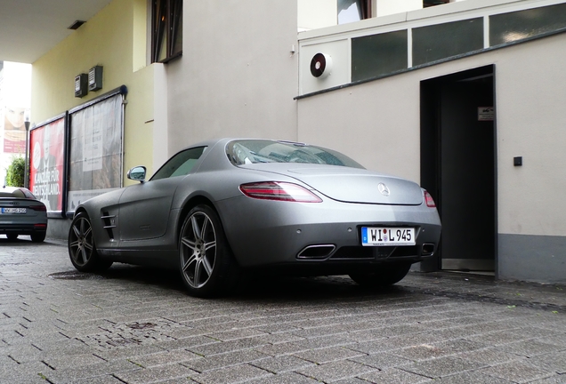 Mercedes-Benz SLS AMG