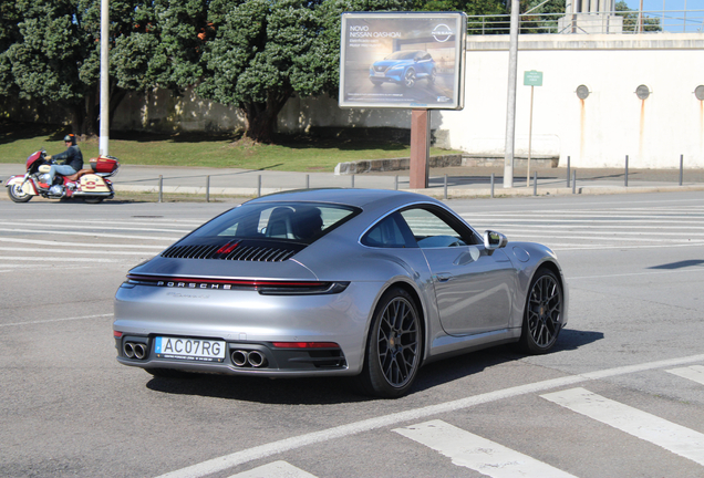 Porsche 992 Carrera 4S