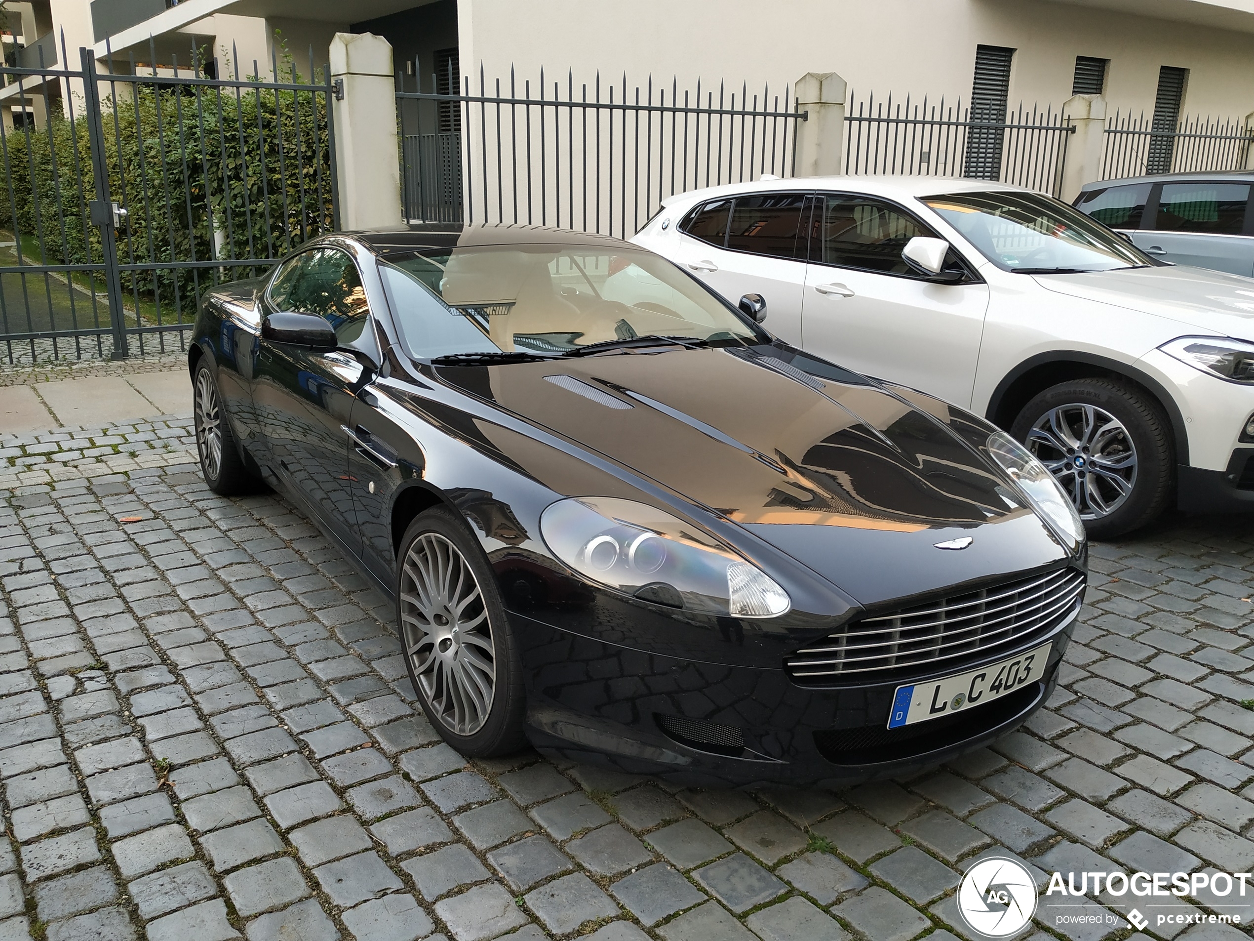 Aston Martin DB9