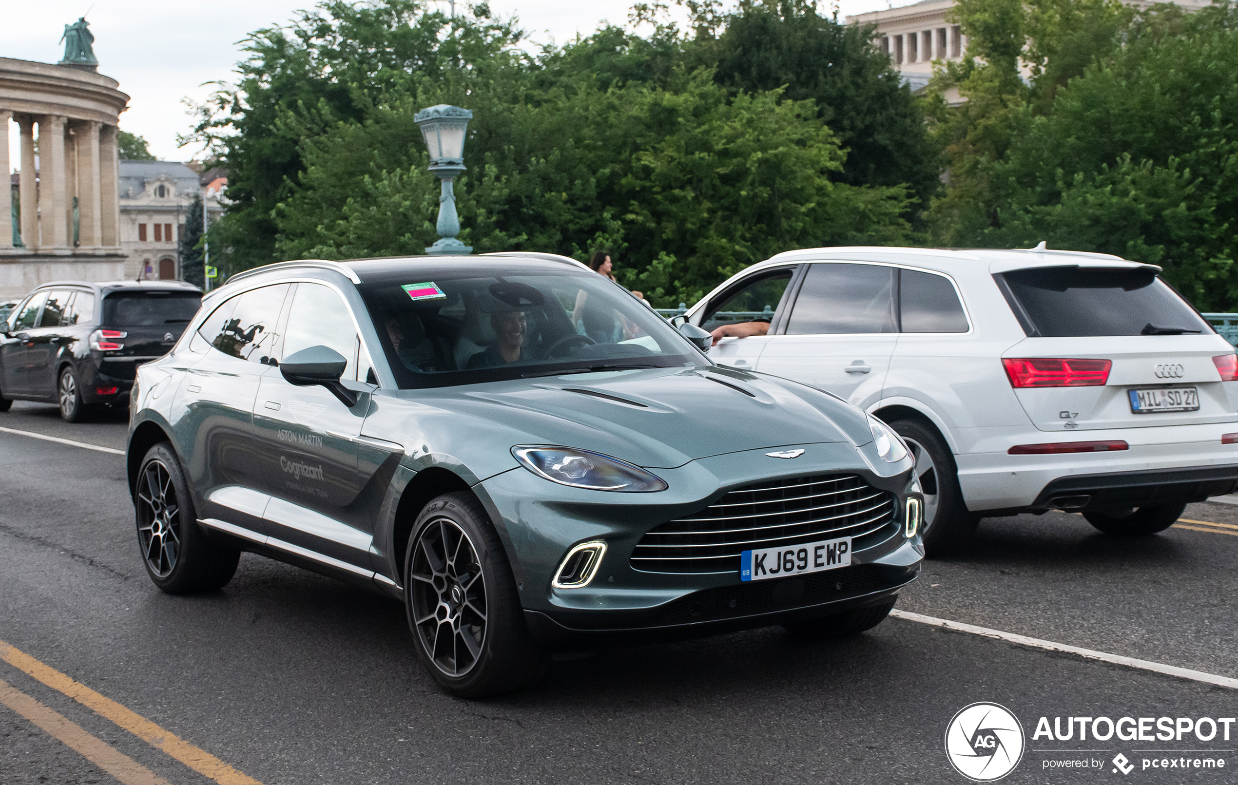 Aston Martin DBX