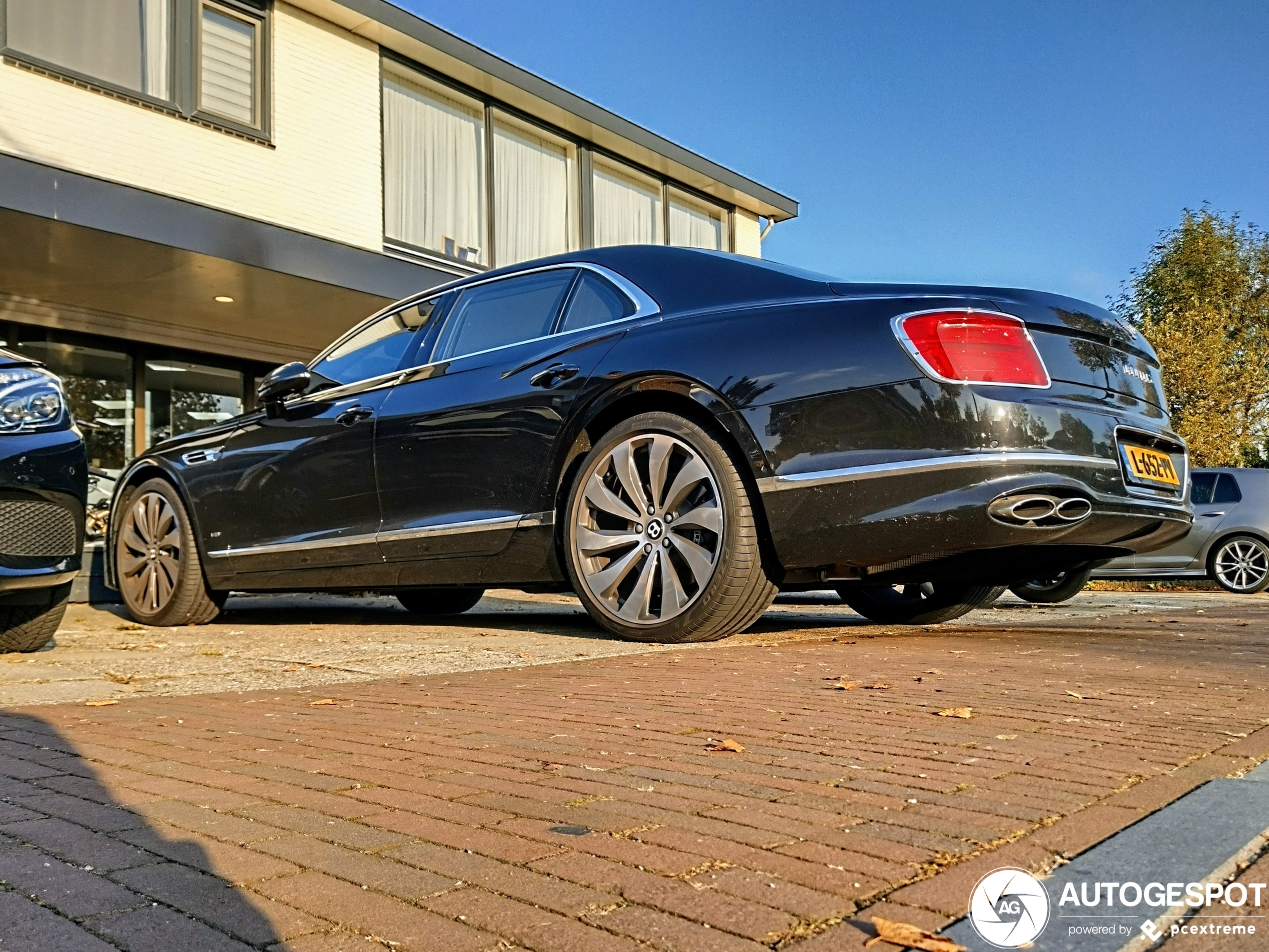 Bentley Flying Spur V8 2021