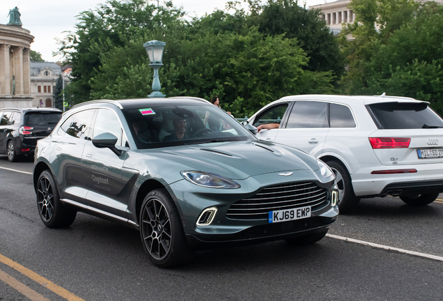 Aston Martin DBX