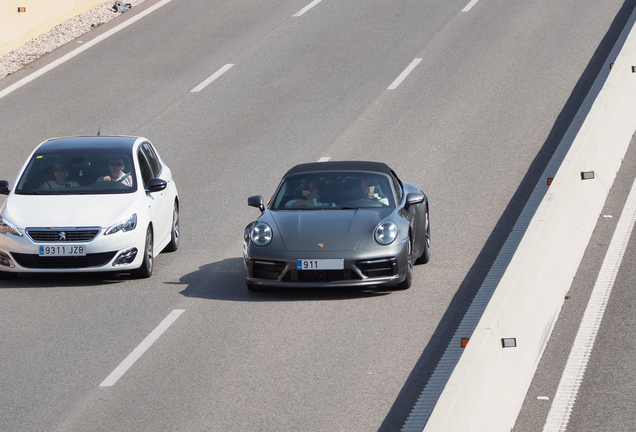 Porsche 992 Carrera 4S Cabriolet