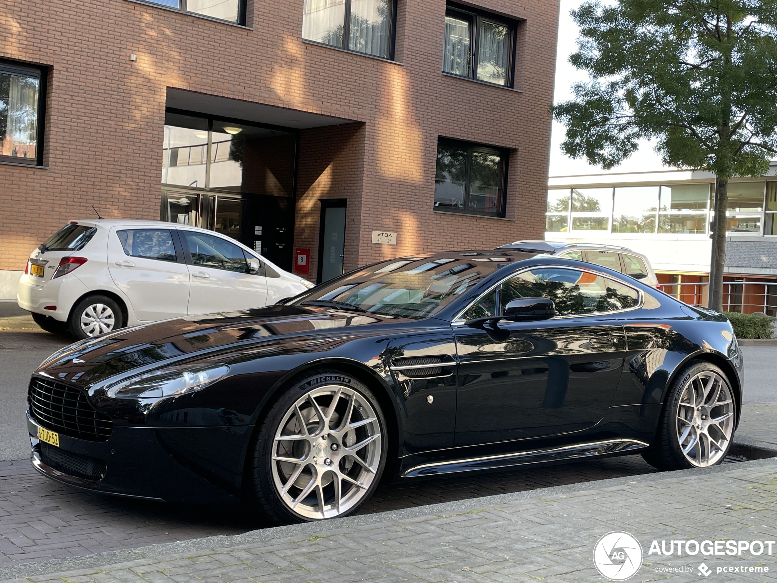 Aston Martin V8 Vantage