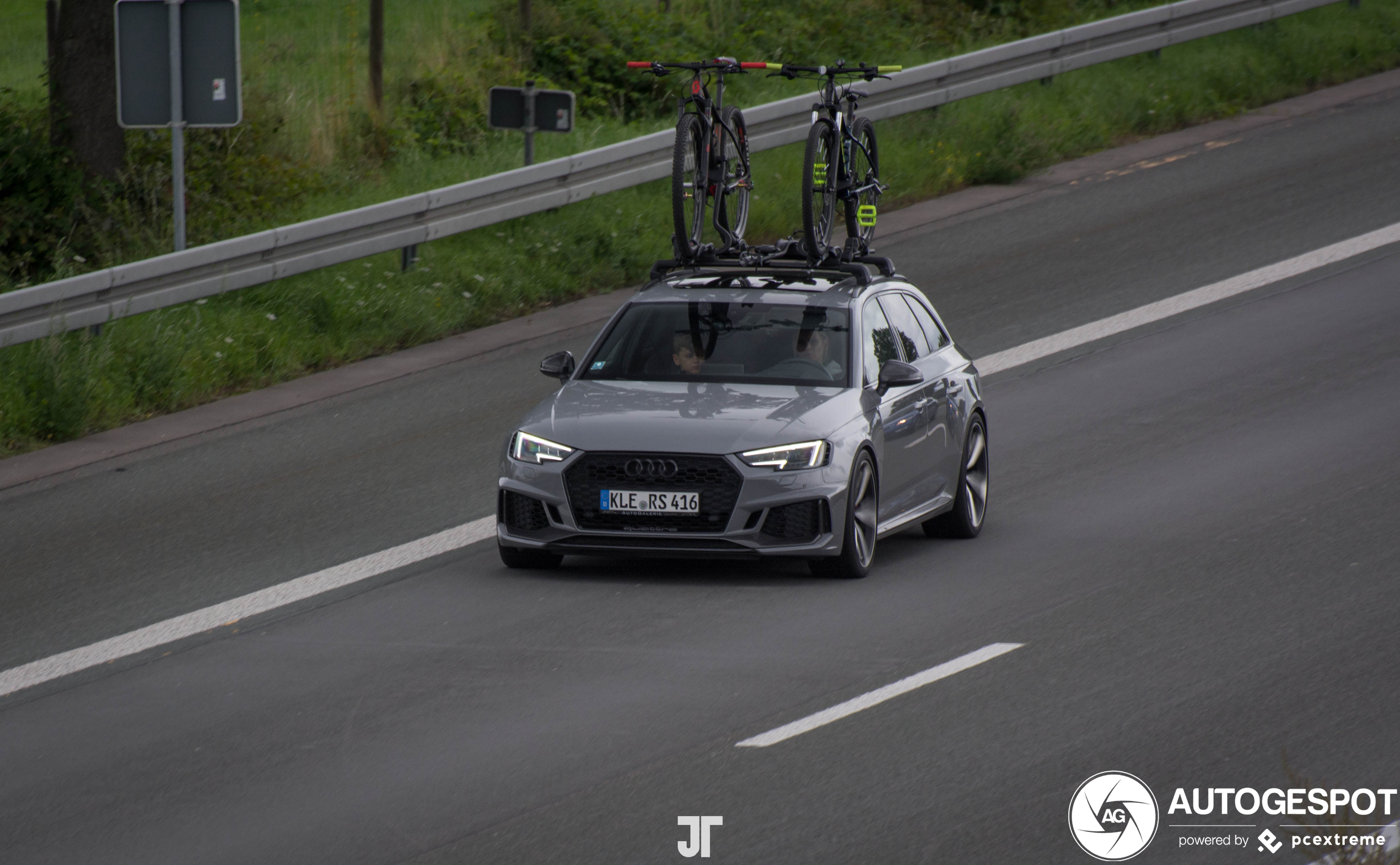 Audi RS4 Avant B9