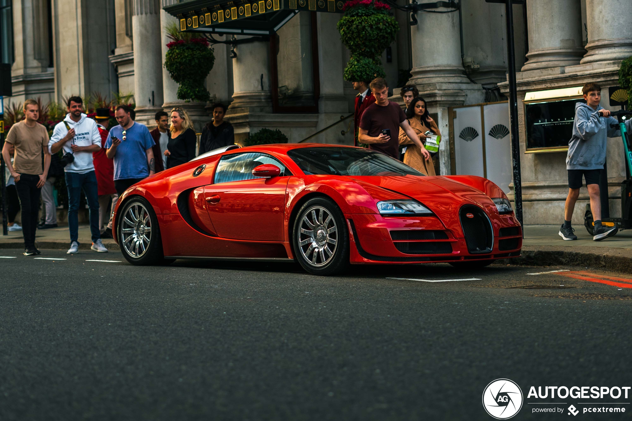 Londen verwelkomt nieuwe Bugatti Veyron 16.4