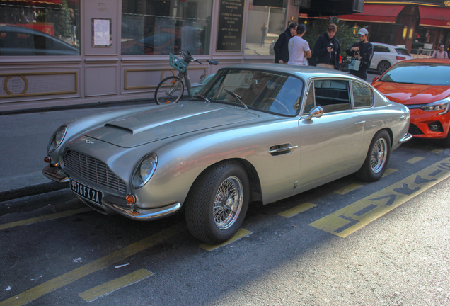 Aston Martin DB6 Vantage MKI