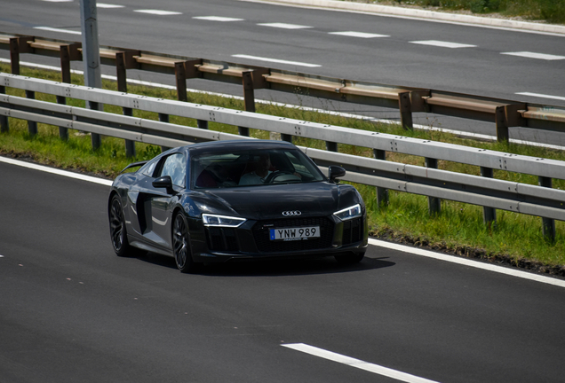 Audi R8 V10 Plus 2015