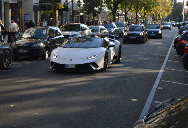 Lamborghini Huracán LP640-4 Performante Spyder