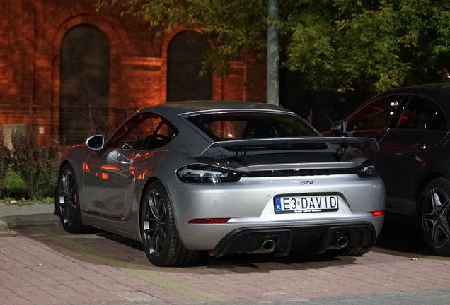 Porsche 718 Cayman GT4