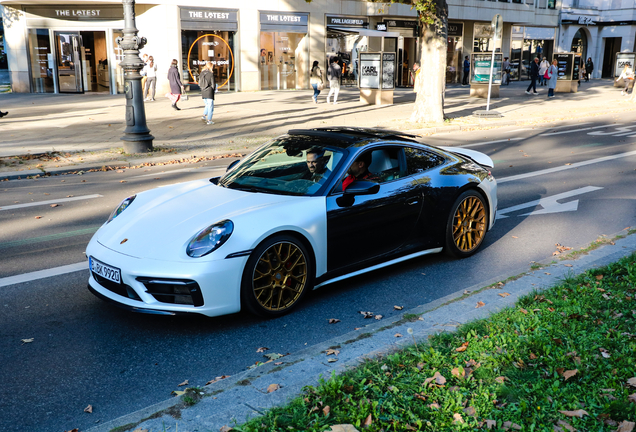 Porsche 992 Carrera 4S