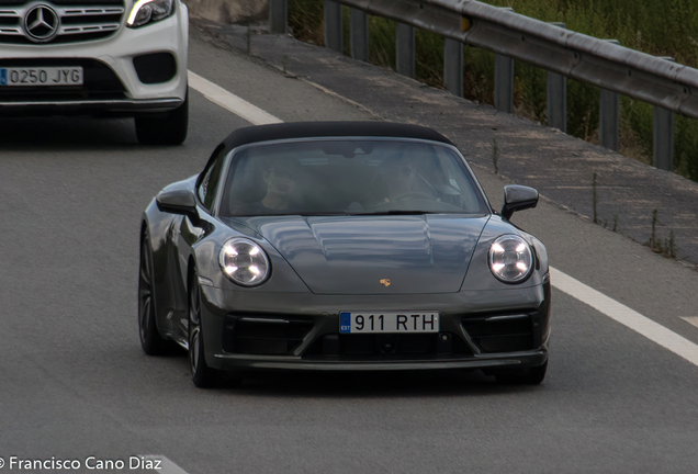 Porsche 992 Carrera 4S Cabriolet