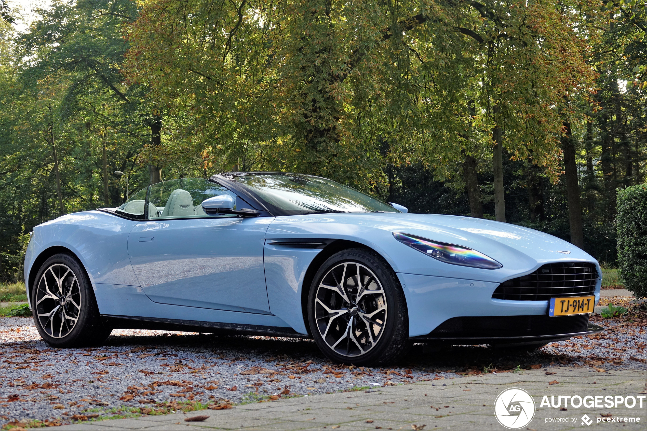 Aston Martin DB11 V8 Volante