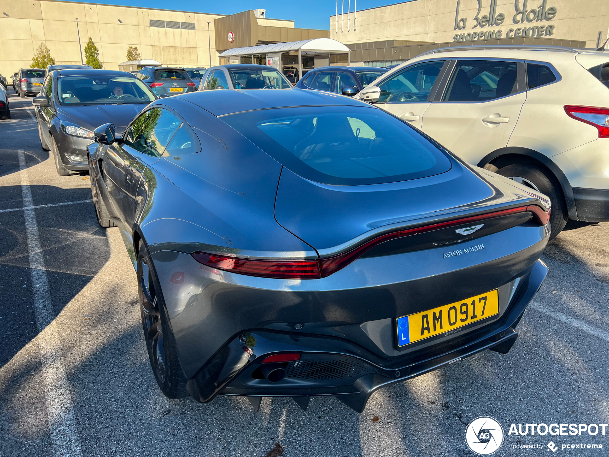 Aston Martin V8 Vantage 2018