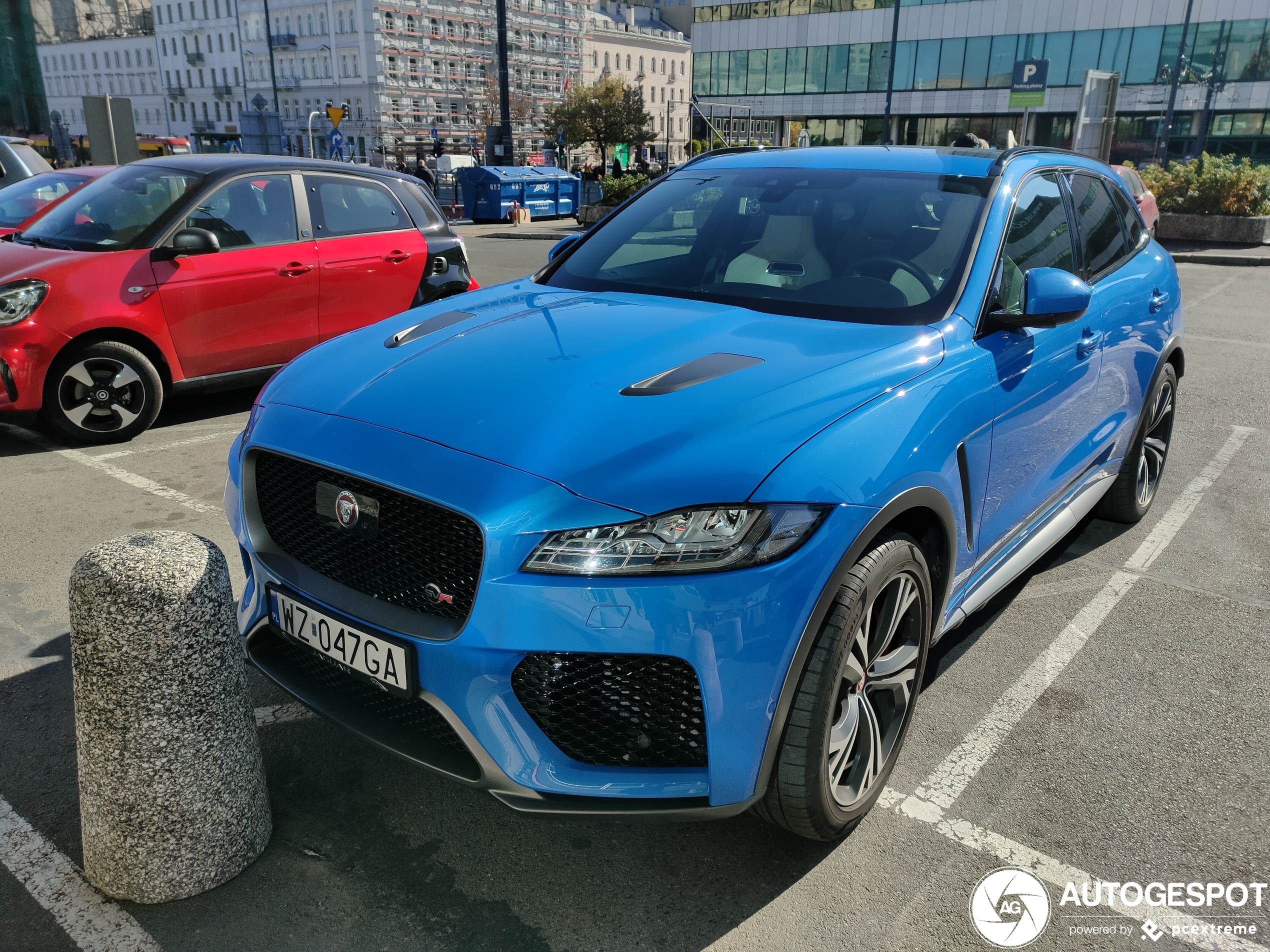 Jaguar F-PACE SVR