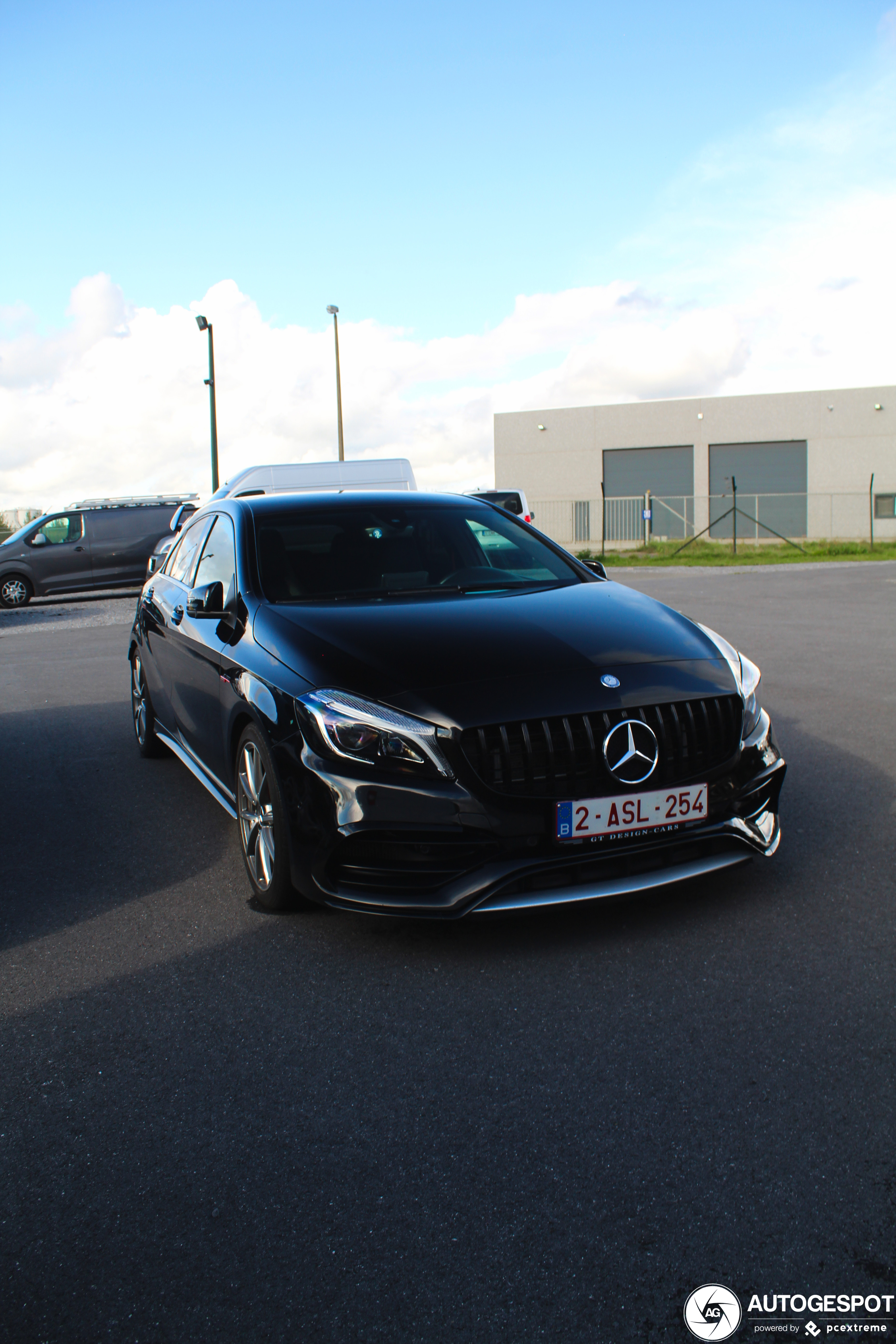 Mercedes-AMG A 45 W176 2015