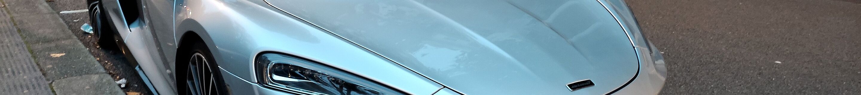 McLaren GT