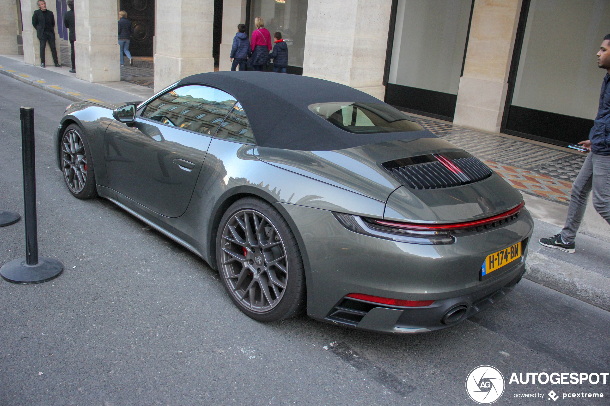 Porsche 992 Carrera 4S Cabriolet