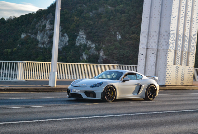 Porsche 718 Cayman GT4