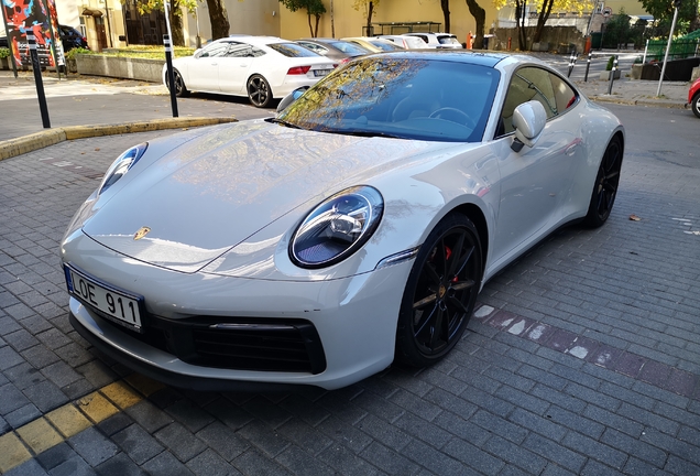 Porsche 992 Carrera 4S