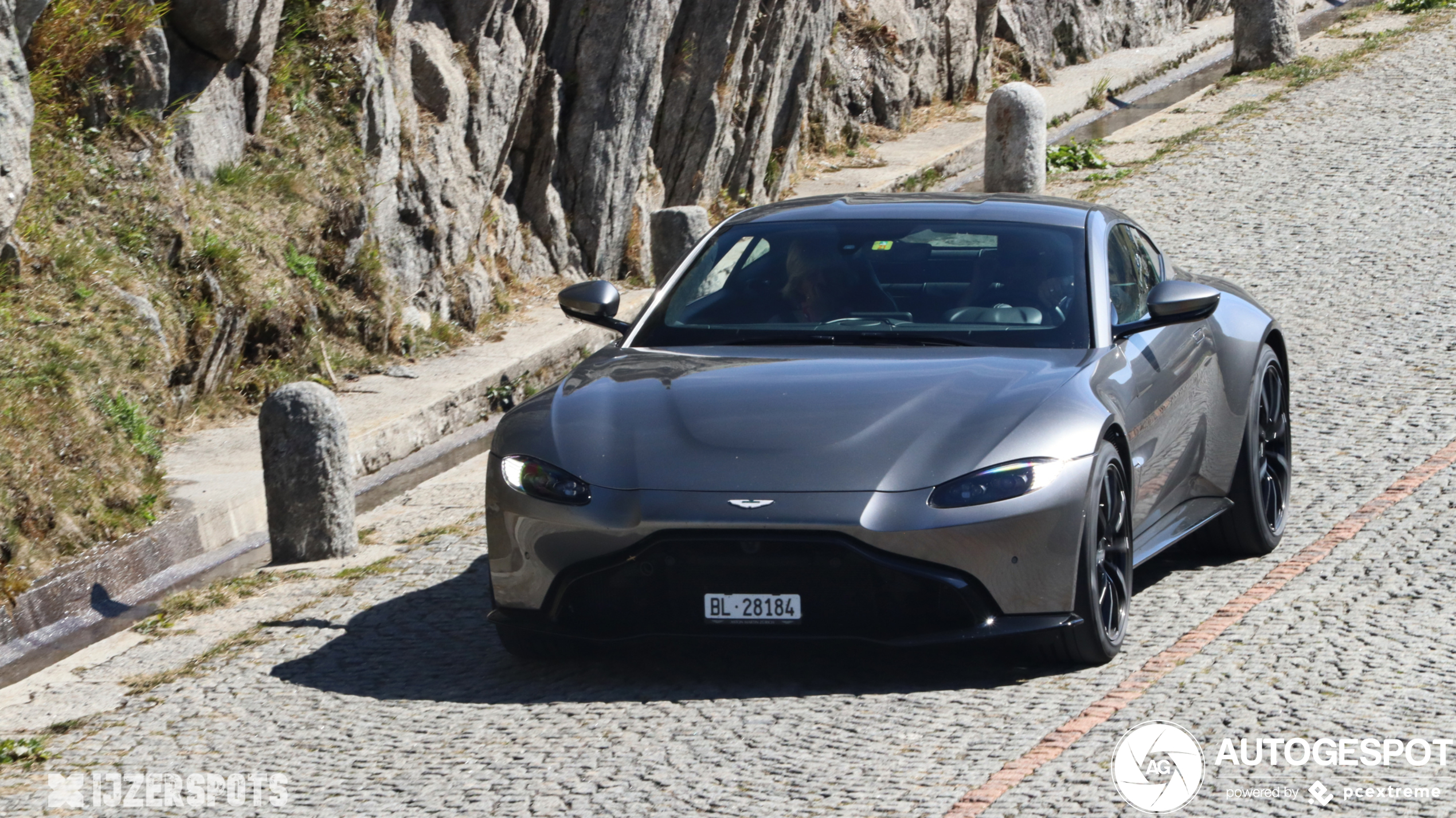 Aston Martin V8 Vantage 2018