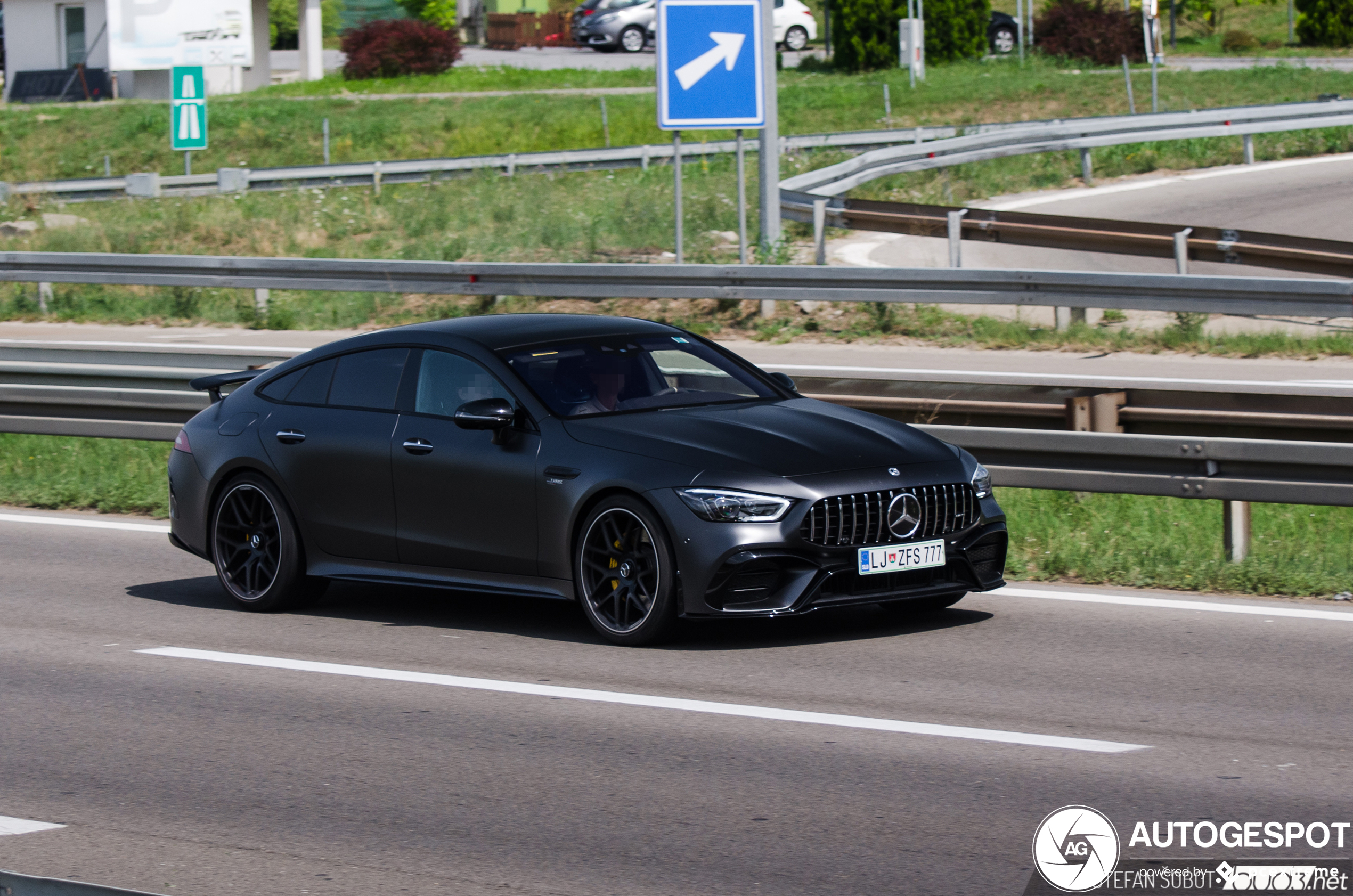 Mercedes-AMG GT 63 S X290