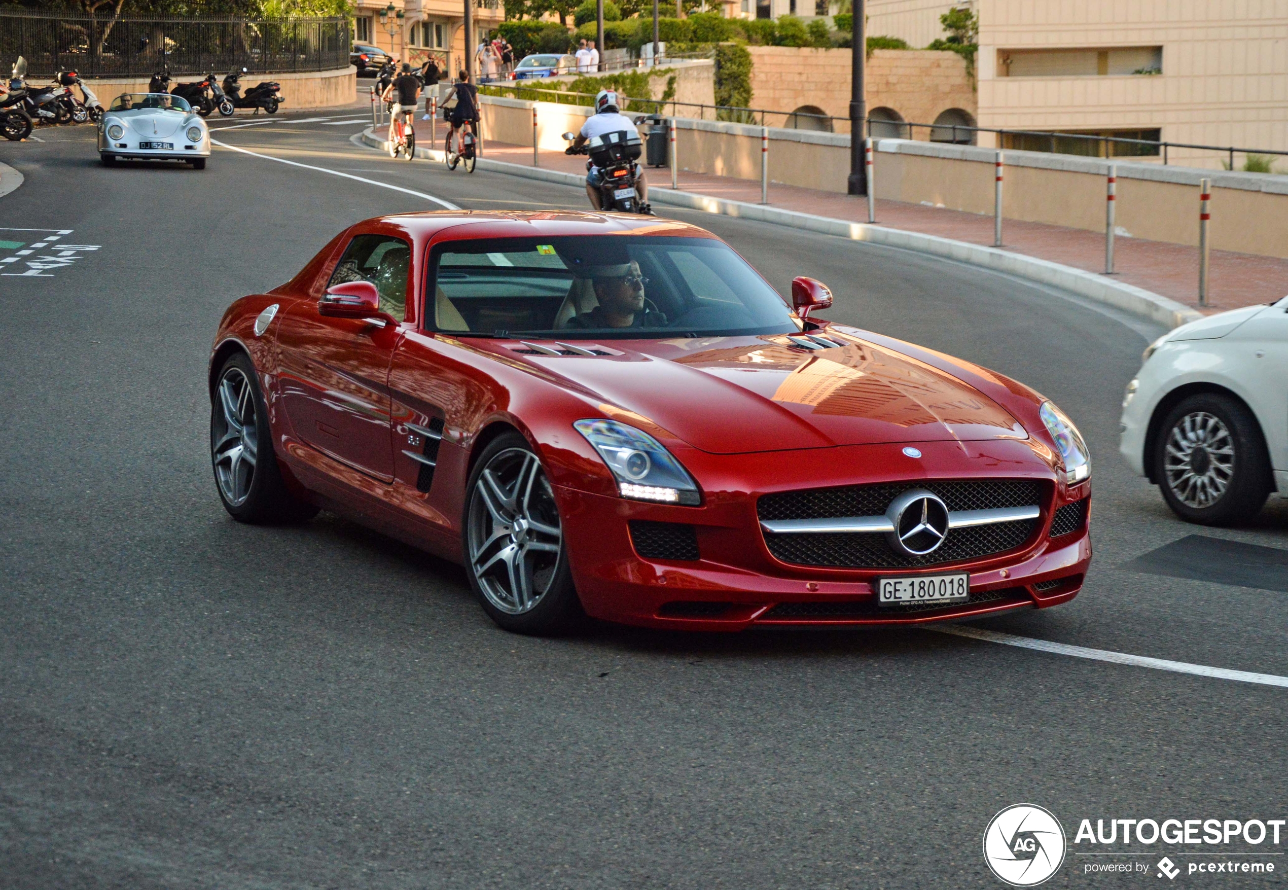 Mercedes-Benz SLS AMG