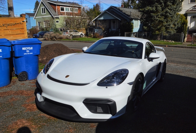 Porsche 718 Cayman GT4