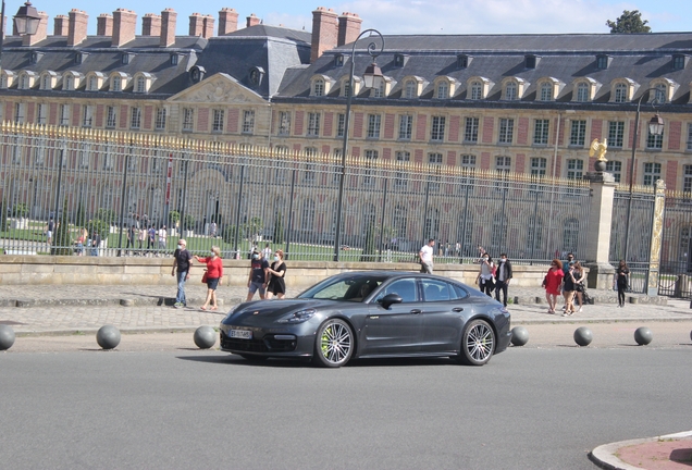 Porsche 971 Panamera Turbo S E-Hybrid