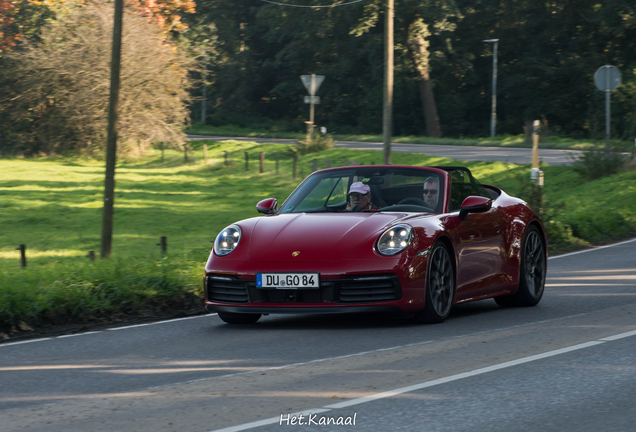 Porsche 992 Carrera 4S Cabriolet