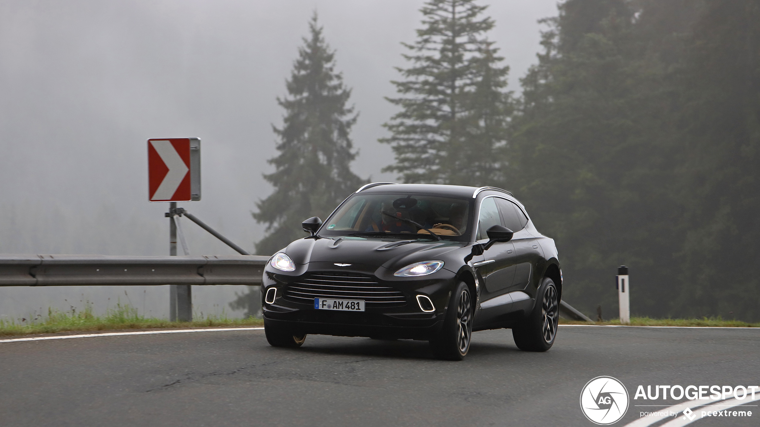 Aston Martin DBX