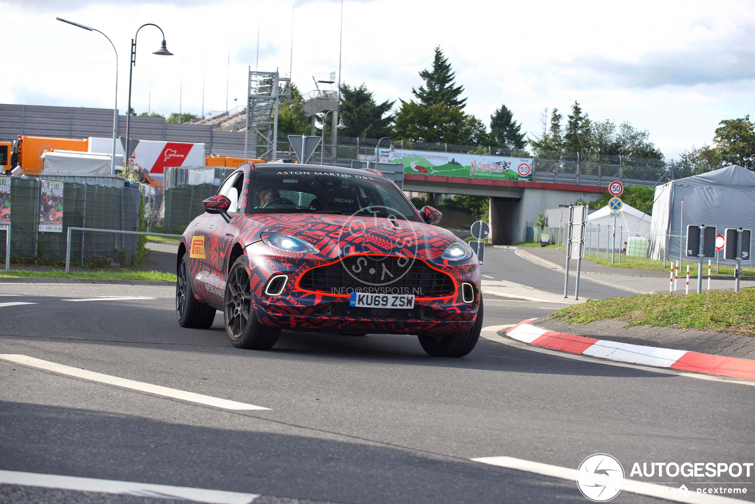 Aston Martin DBX