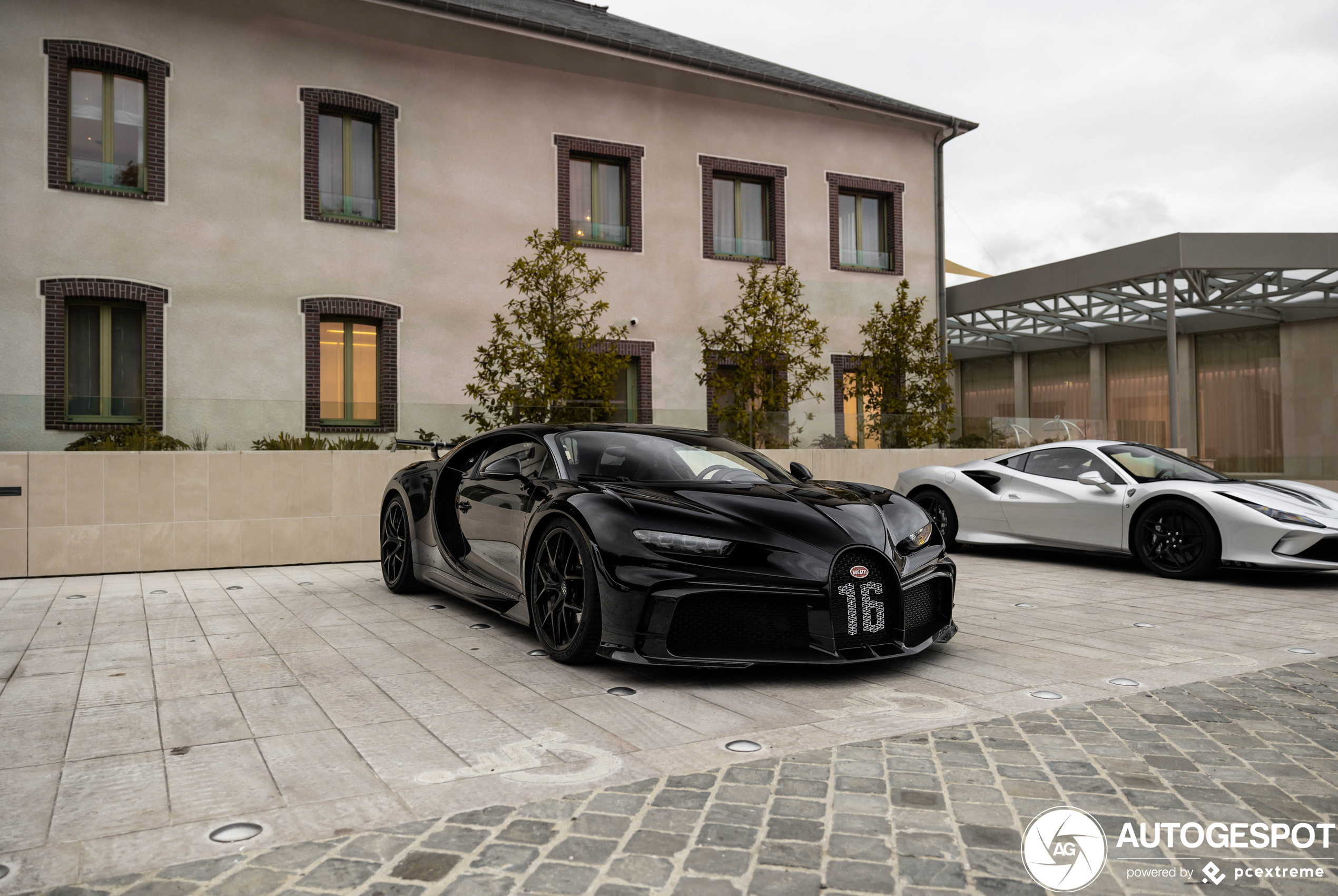 Bugatti Chiron Pur Sport heeft ideale borreltafel mee