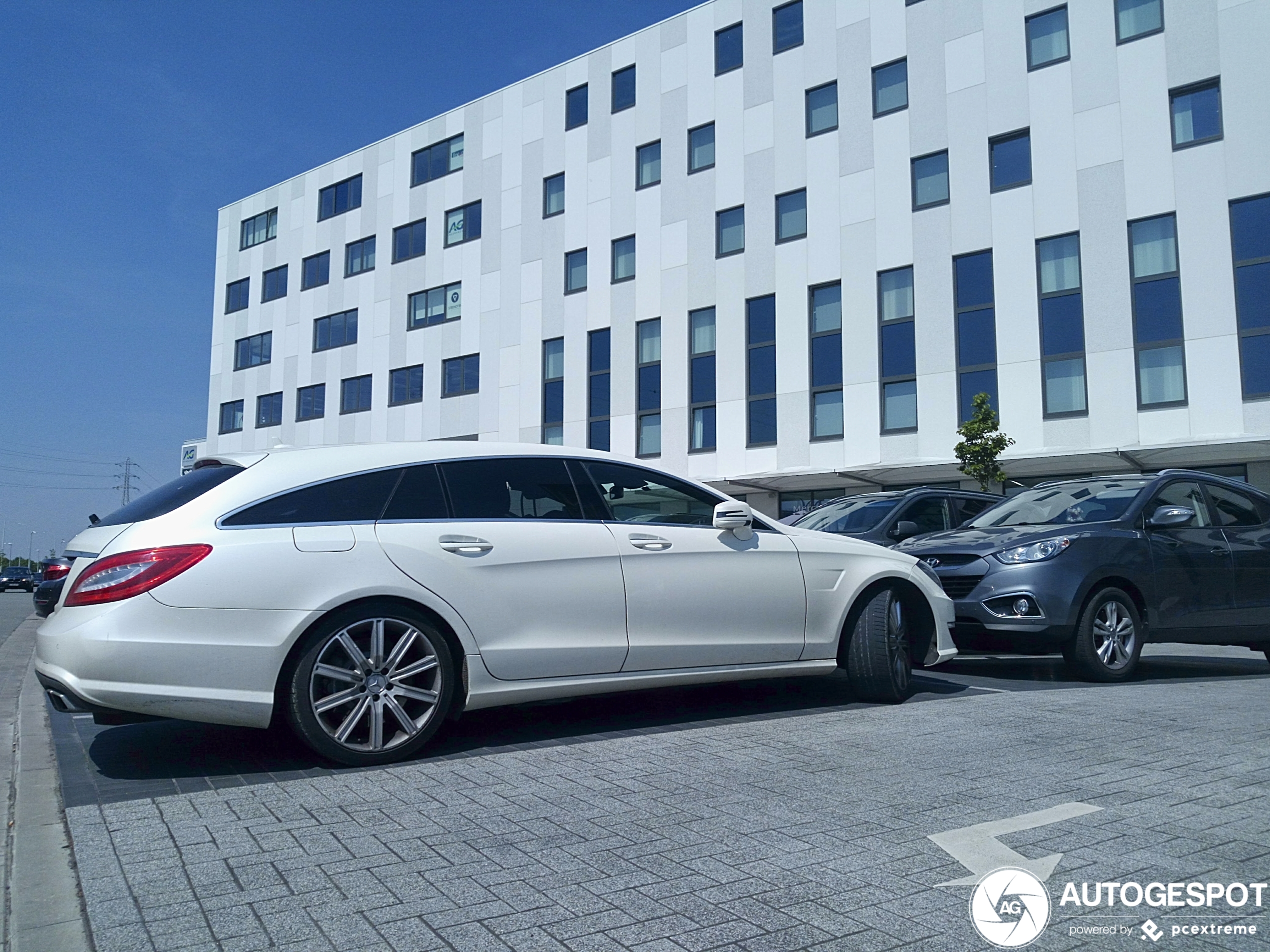 Mercedes-Benz CLS 63 AMG X218 Shooting Brake