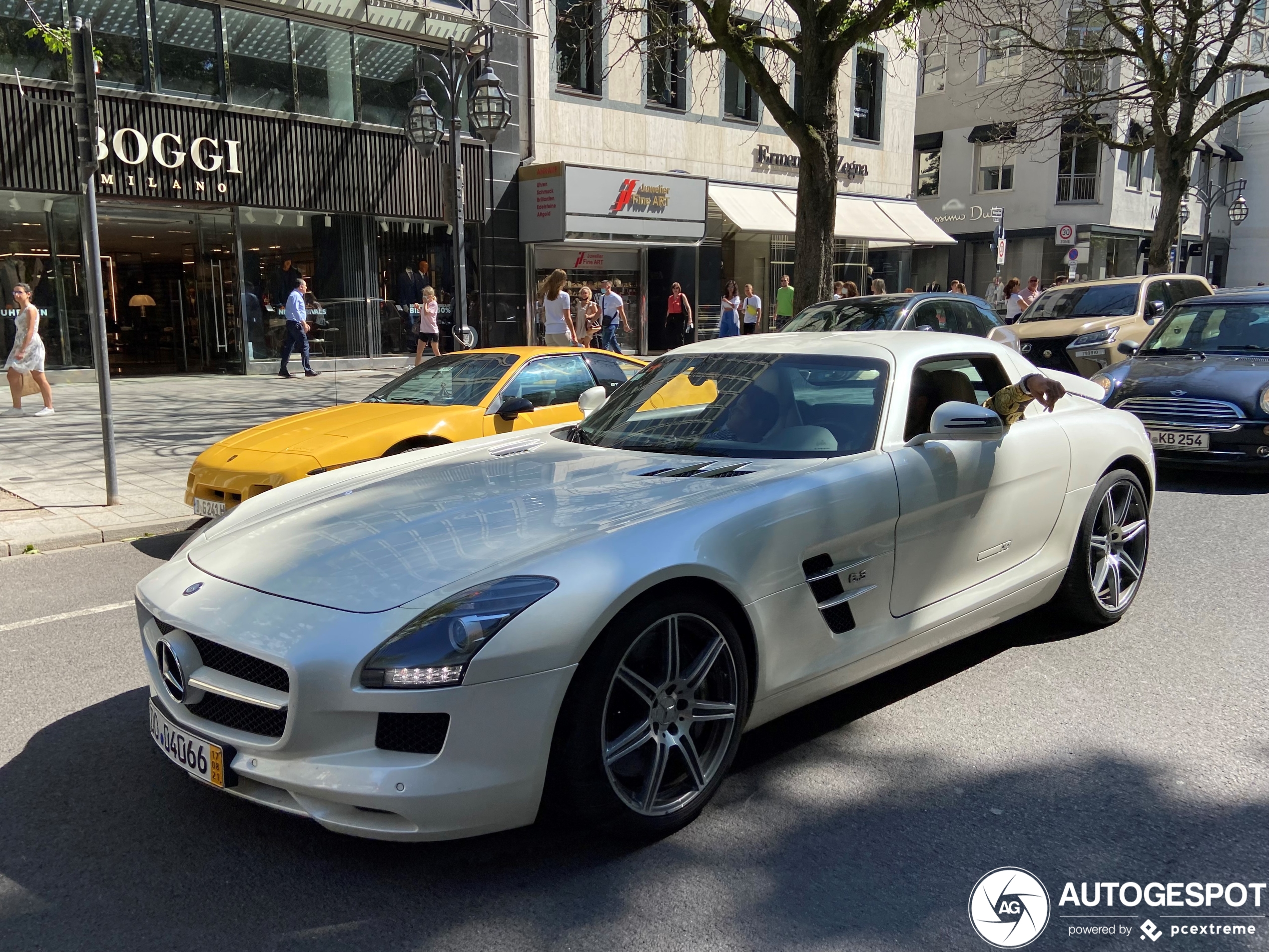 Mercedes-Benz SLS AMG