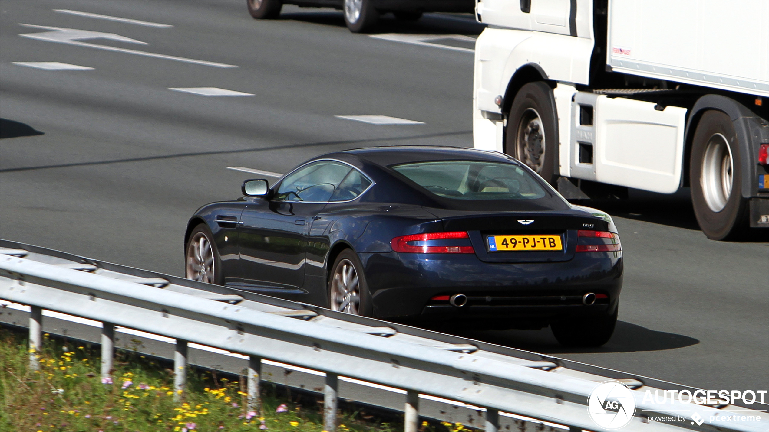 Aston Martin DB9