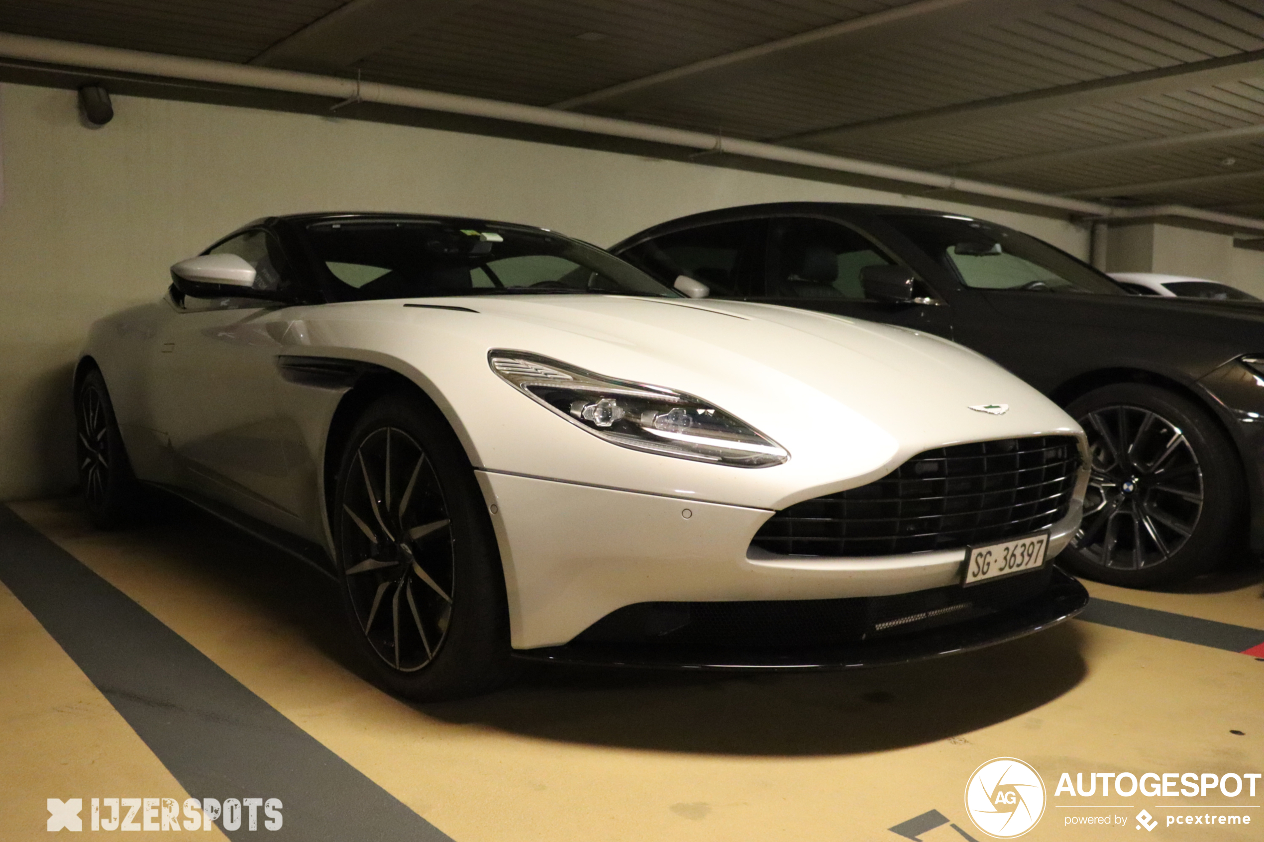 Aston Martin DB11