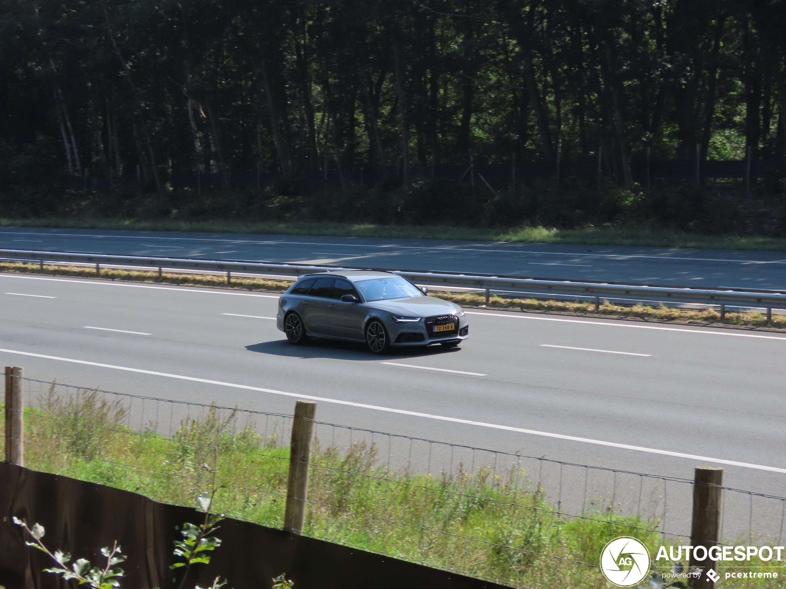 Audi RS6 Avant C7 2015