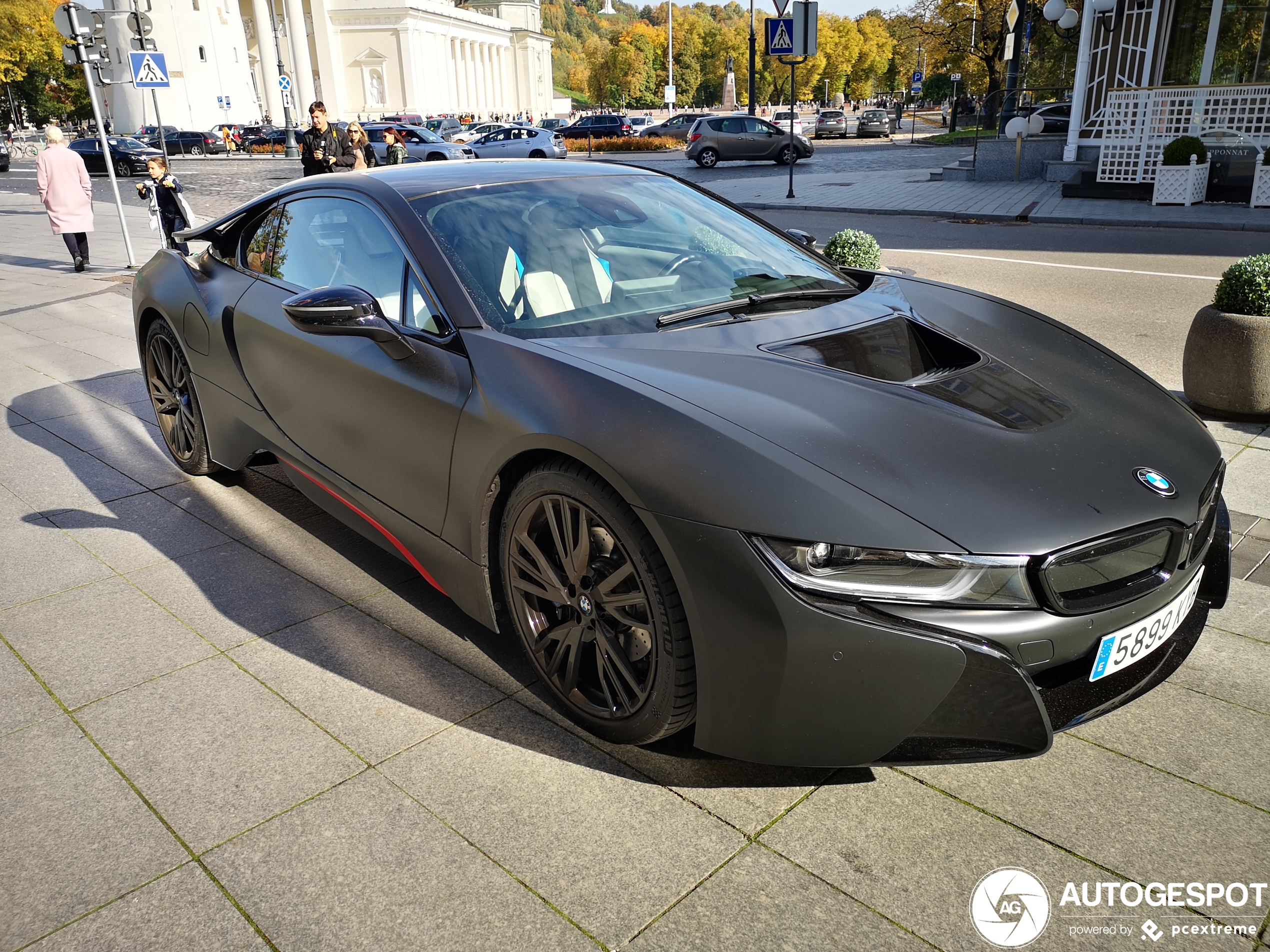 BMW i8