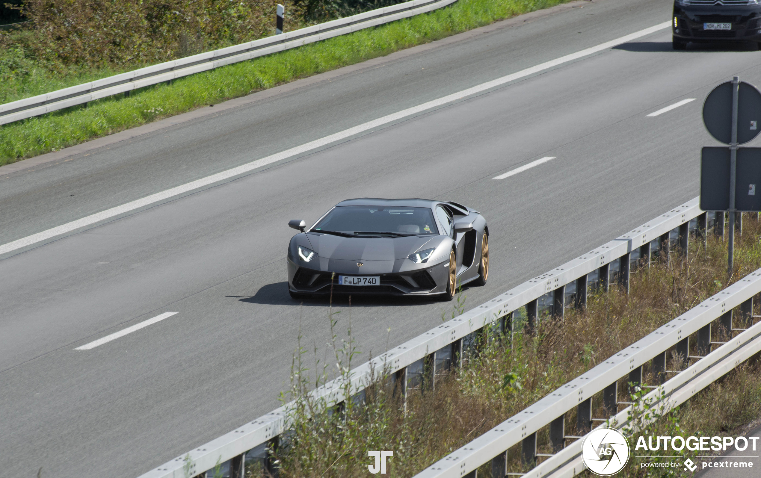 Lamborghini Aventador S LP740-4