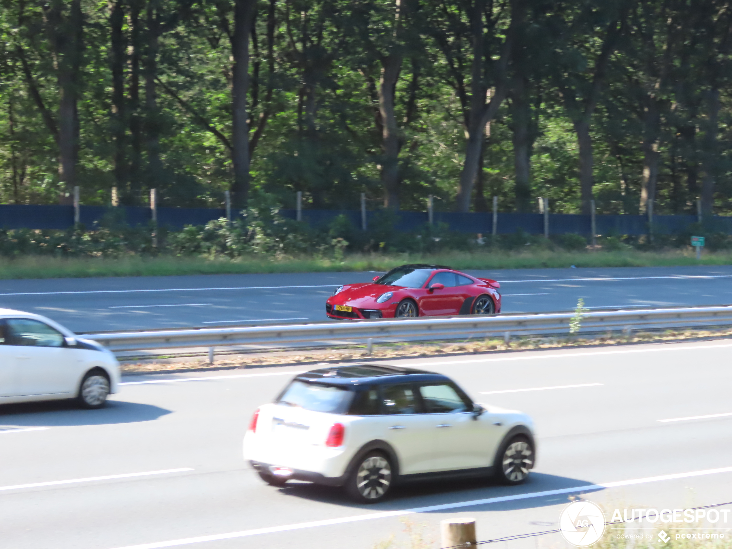 Porsche 992 Carrera 4S