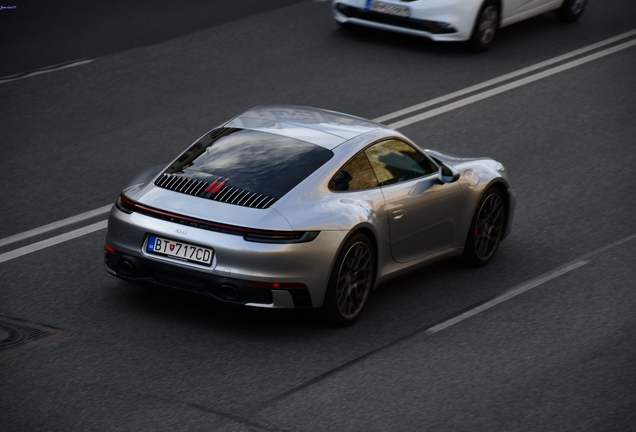 Porsche 992 Carrera 4S