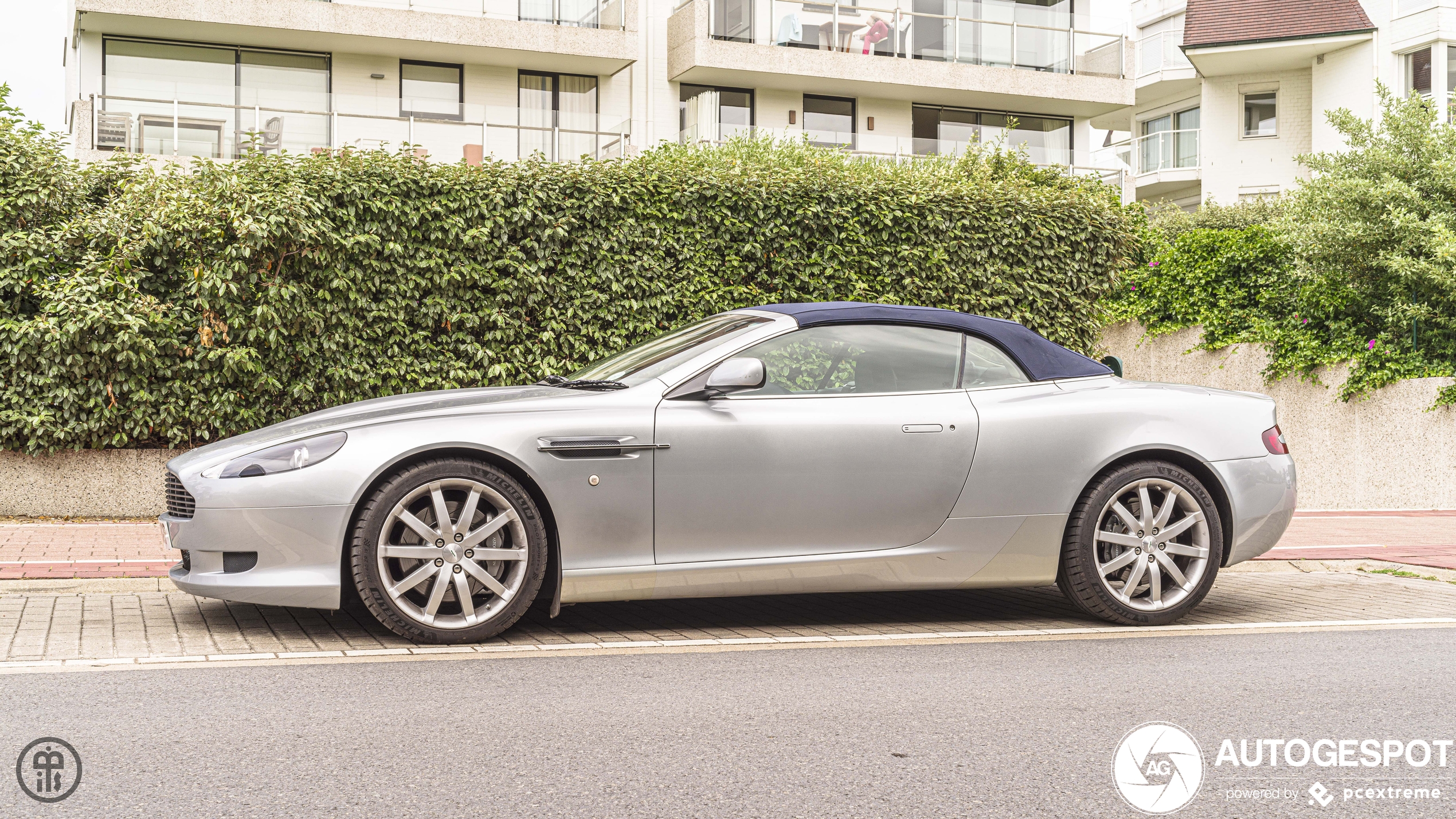 Aston Martin DB9 Volante